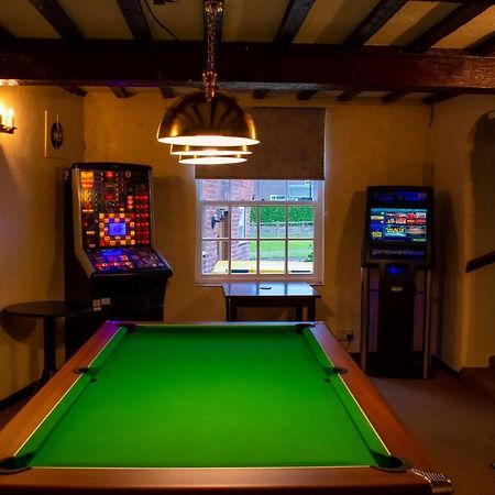The Lion Hotel Llansantffraid-ym-Mechain Kültér fotó